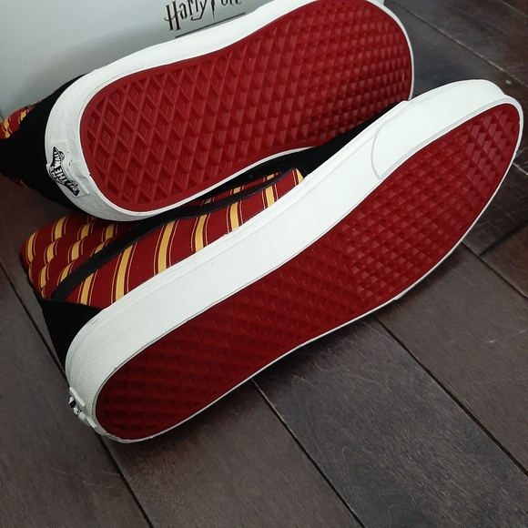 Vans Harry Potter Gryffindor Sk8-Hi Sneaker - Picture 3 of 3